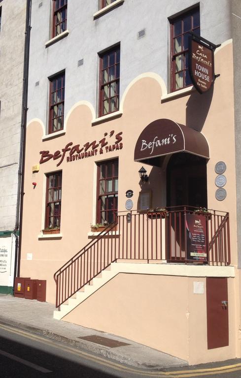 Befani'S Mediterranean Restaurant & Townhouse 클론멜 외부 사진