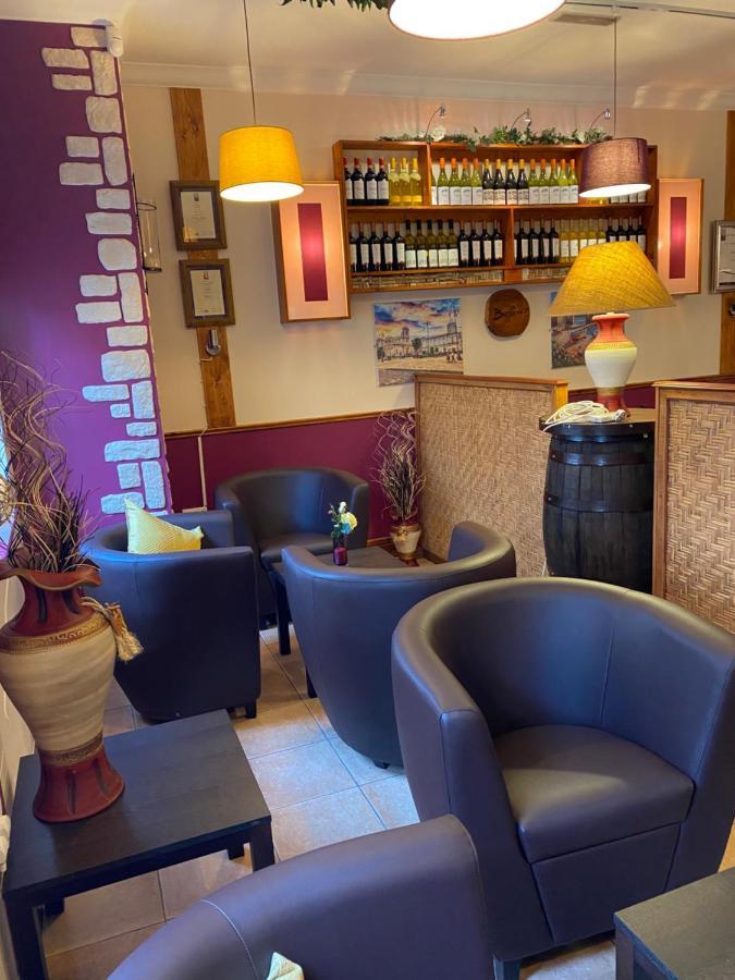 Befani'S Mediterranean Restaurant & Townhouse 클론멜 외부 사진