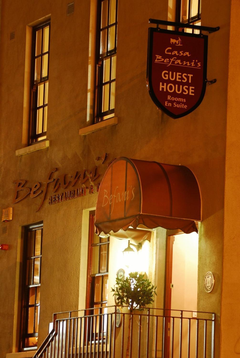 Befani'S Mediterranean Restaurant & Townhouse 클론멜 외부 사진